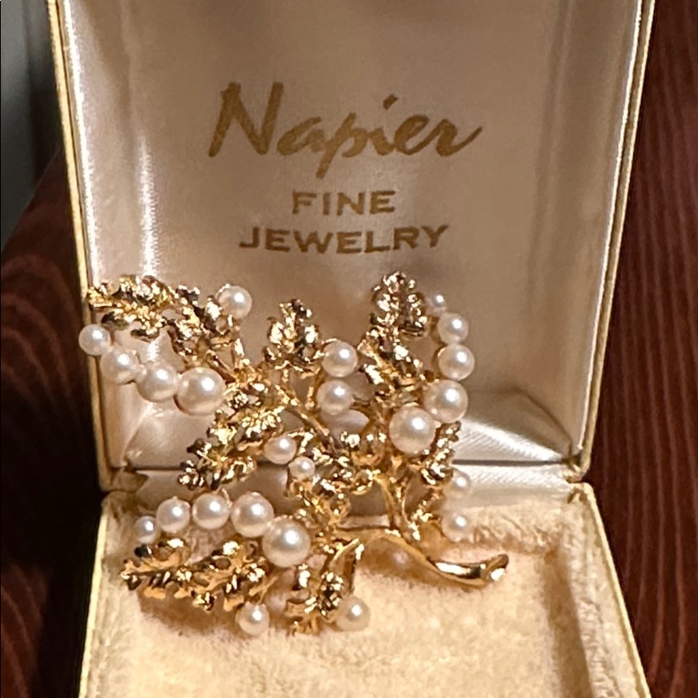 Vintage gold tone Napier brooch with tree & faux pearls